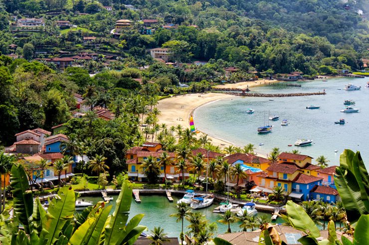 porto turistico splendidamente paesaggistico in Brasile